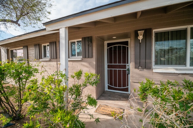 Photo - 7014 E Holly St