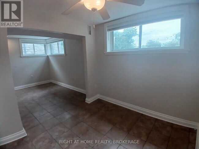 Photo - 62 Christie St Unit 1