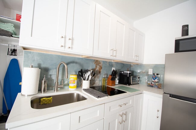 Photo - 1911 Meridel Ave Unit 1911 Studio