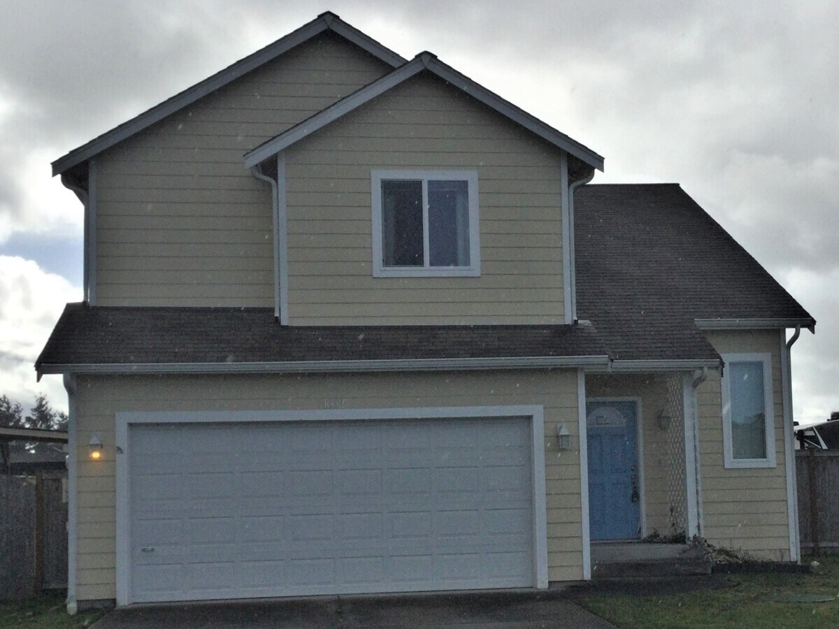 Photo - 16627 Greenleaf Ave SE