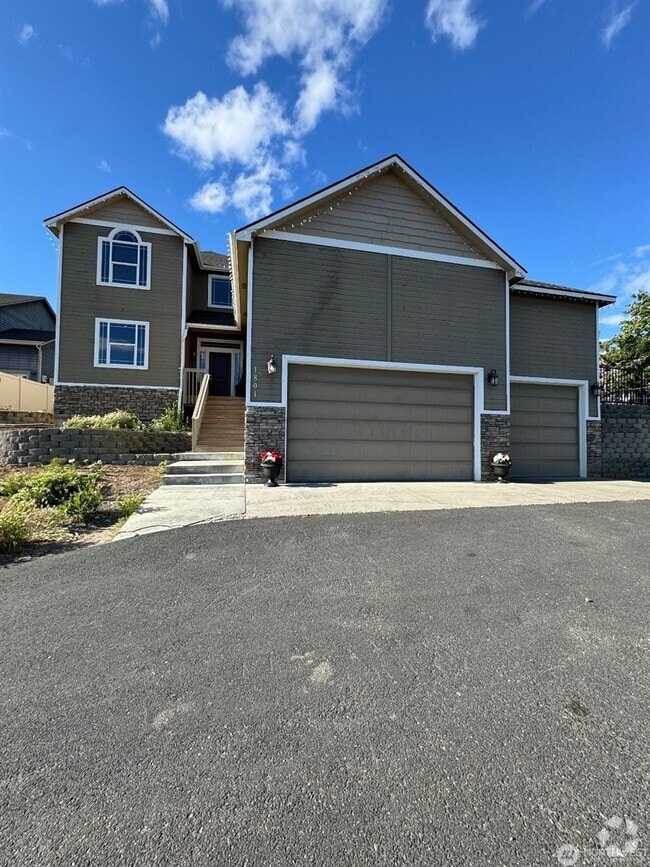 Building Photo - 1801 S 76th Ave Rental