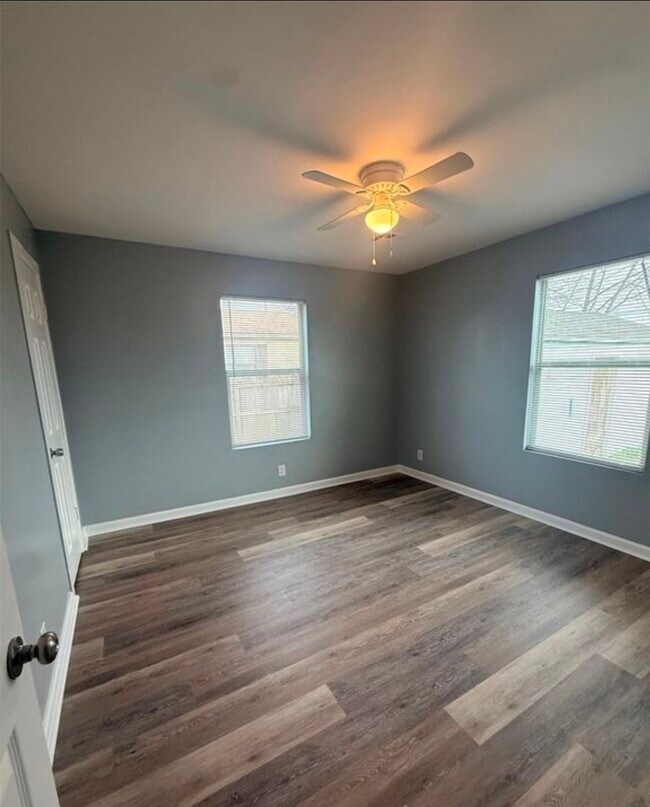 Photo - 5318 W 12th St