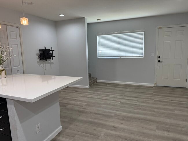 Photo - 1518 Thurston Ave