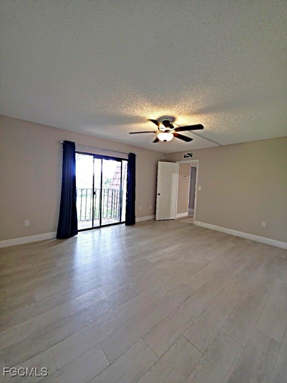Building Photo - 5249 Cedarbend Dr Rental