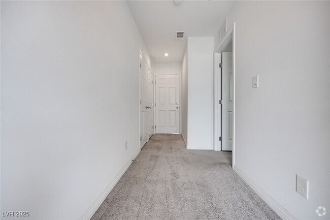 Building Photo - 5164 Steep Cliffs Ave Rental