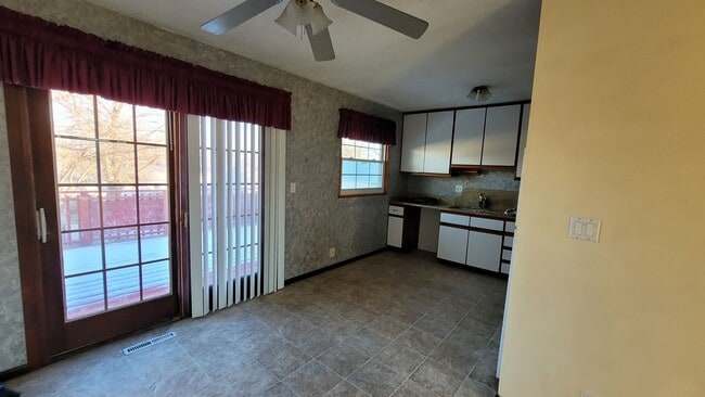 Photo - 4 bedroom 2 bath home in great SW location!