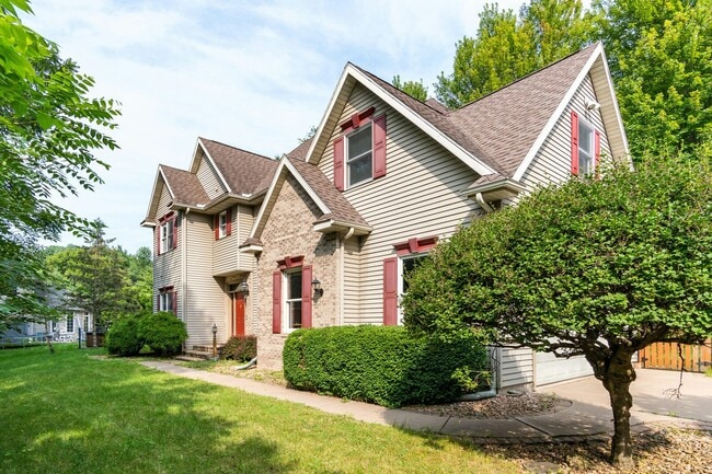 Photo - 509 Green Coulee Rd