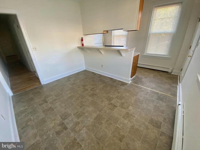 Photo - 131 W 18th St