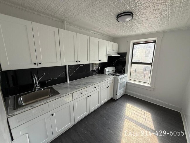 Photo - 160 Palisade Ave