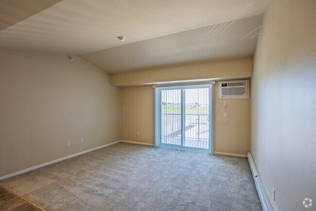 2BR, 2BA - 1,057SF - Living Room