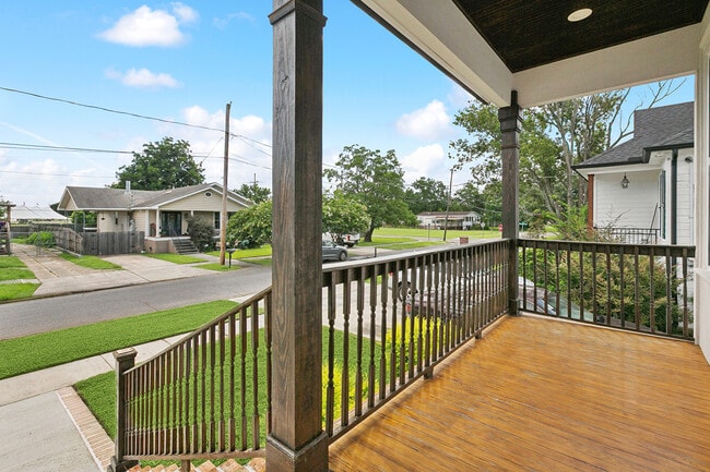 Photo - 90 E Claiborne Square