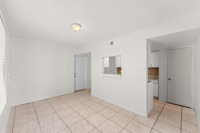 Photo - 12206 Ormandy St
