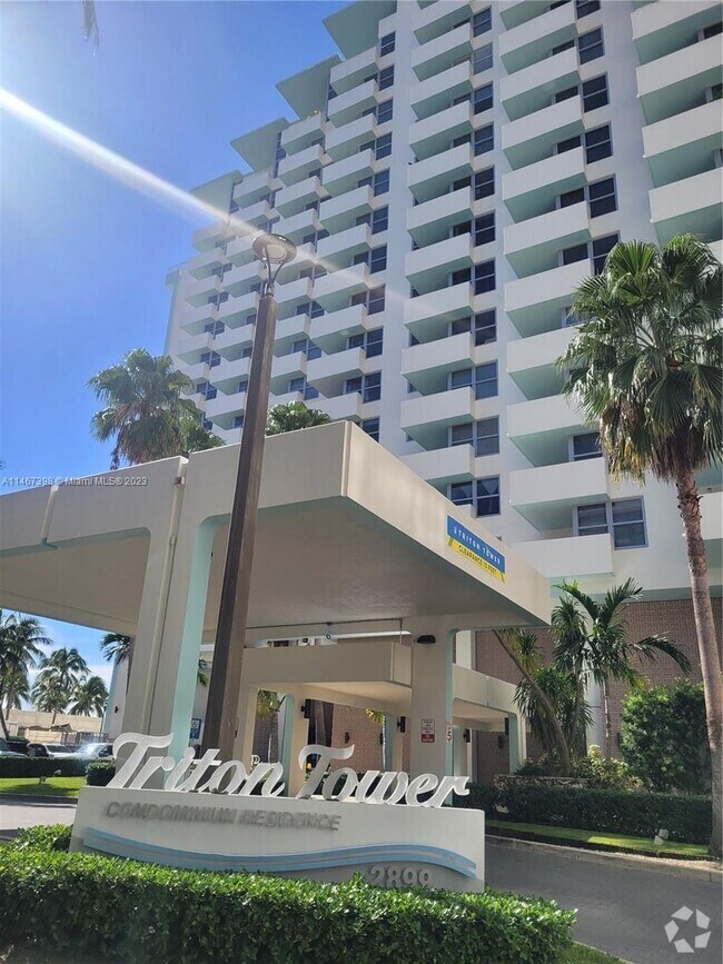Building Photo - 2899 Collins Ave Rental