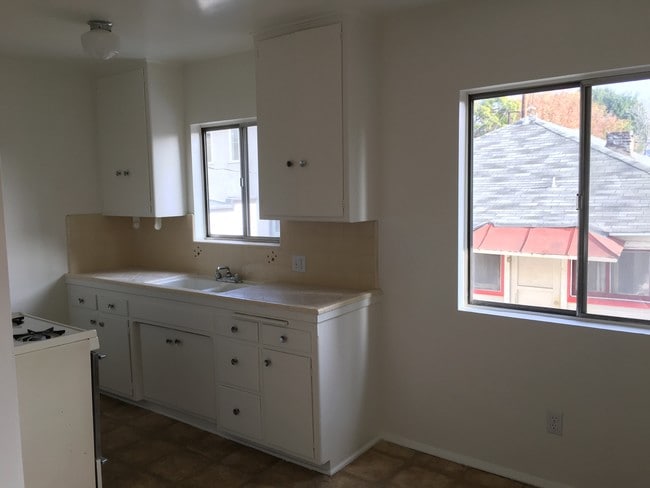 Building Photo - 1601 Maltman Ave Unit 3