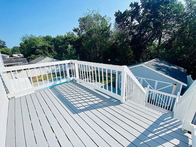 Photo - 837 Romney Ln