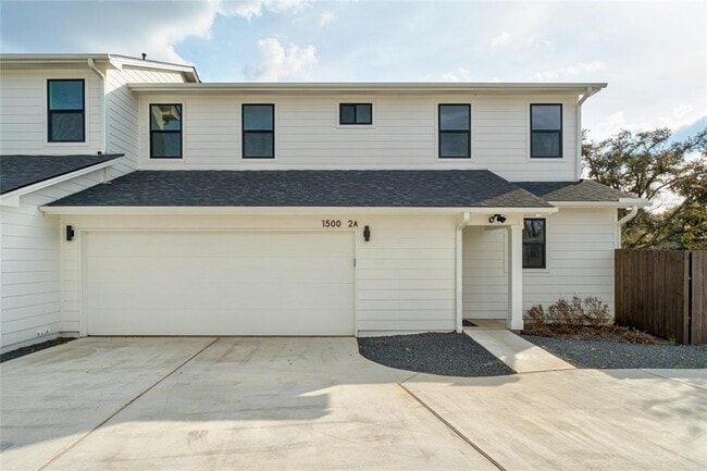 Building Photo - 1500 Sylvan Glade