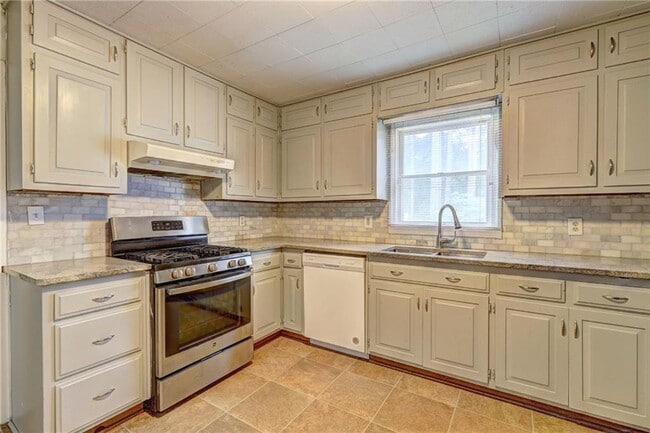 Photo - 3274 Harris Dr