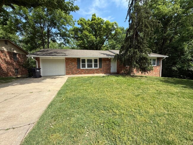 Building Photo - 3006 Lynnwood Dr