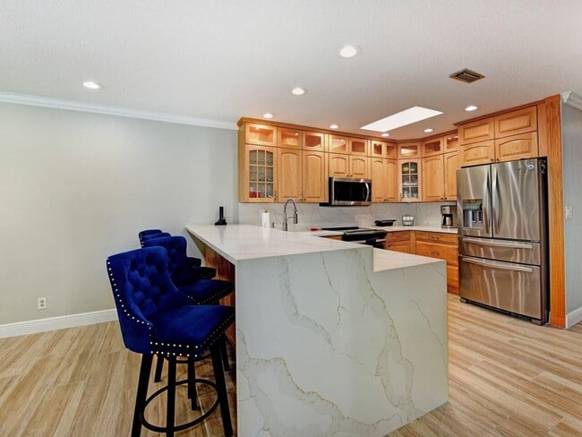 Photo - 5979 Pinebrook Dr