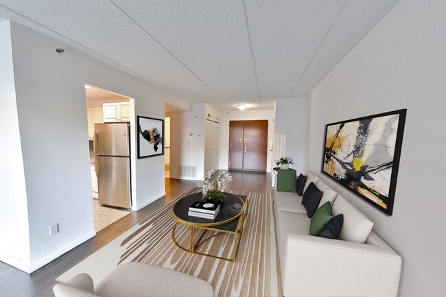 Photo - Versailles Court