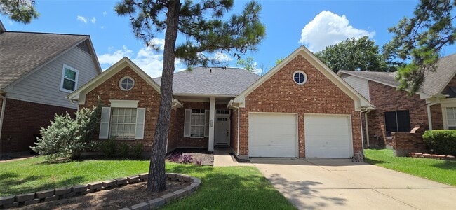 Building Photo - 15407 Chestnut Falls Dr