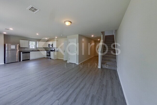 Photo - 248 York Ln