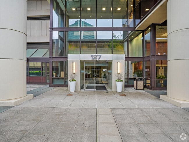 Building Photo - 127 Greyrock Pl Unit APT 703