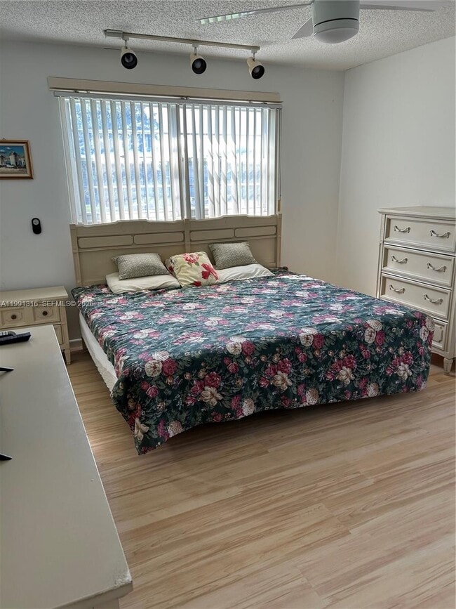 Photo - 329 Farnham P Unit 329
