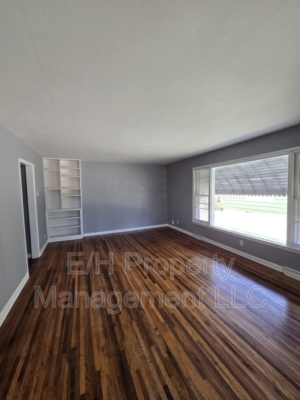 Photo - 3811 E Zimmerly St