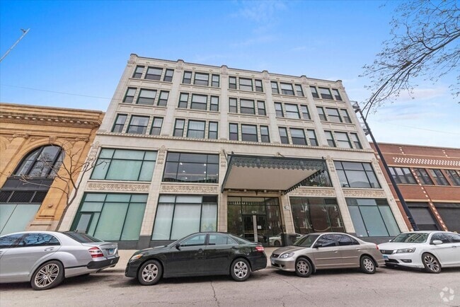 Building Photo - 4715 N Racine Ave Rental