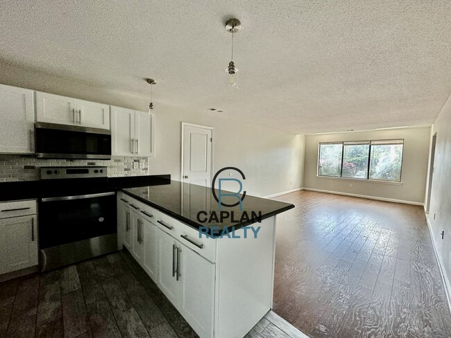 Building Photo - 470 Whalley Ave Unit V Rental