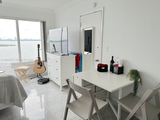 Photo - 11111 Biscayne Blvd Unidad 15B