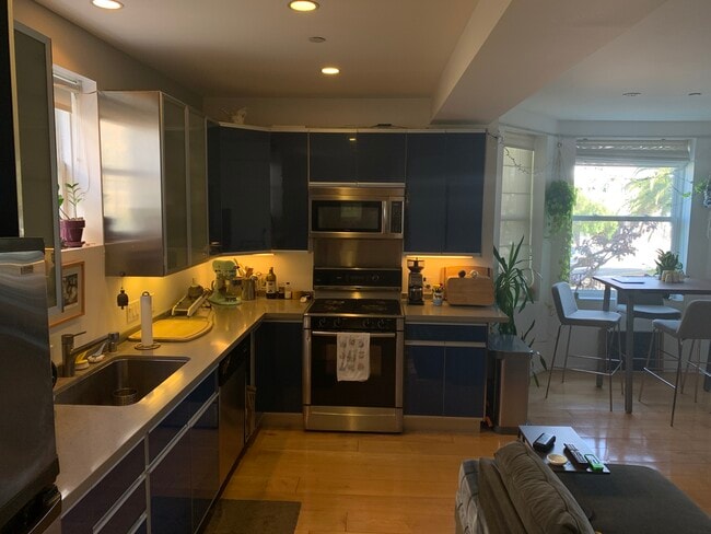 Kitchen - 780 Dolores St Unit 780B