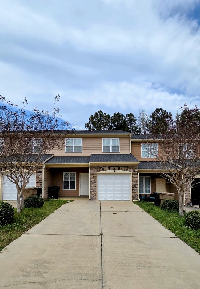 Building Photo - 113 Beechleaf Ct