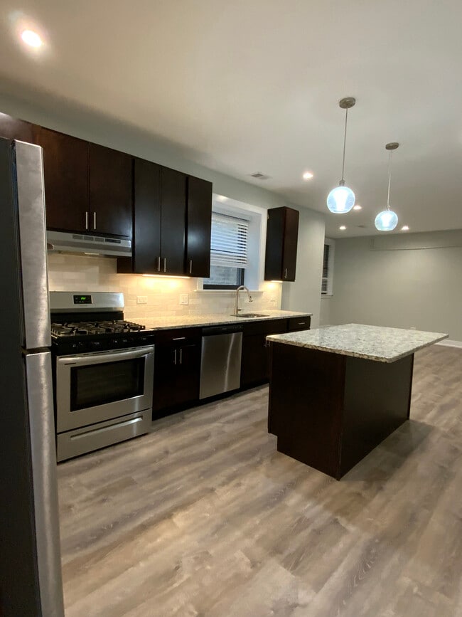 Building Photo - 1000 Crain St Unit 1002-1