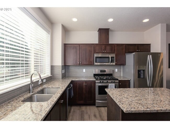 Photo - Spectacular 2 Bed | 2.5 Bath + Office/Den Townhome | Prime Hillsboro Location | Modern Living | C...