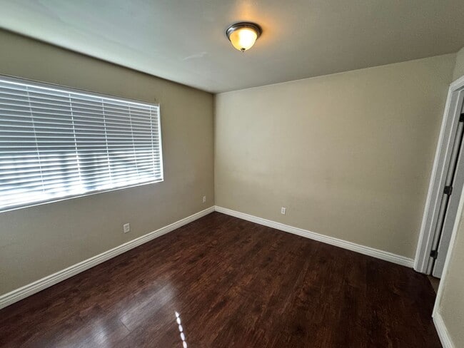 Photo - Luxorious Single Story 1 bedroom Condo Near NAU