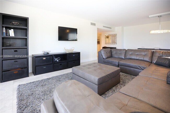 Photo - 300 Bayview Dr Unit 216