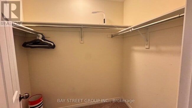 Photo - 8859 Dogwood Cres