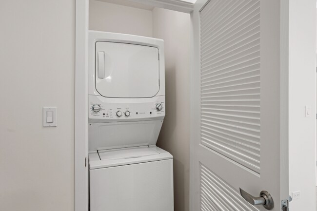 Photo - 112 W Superior St