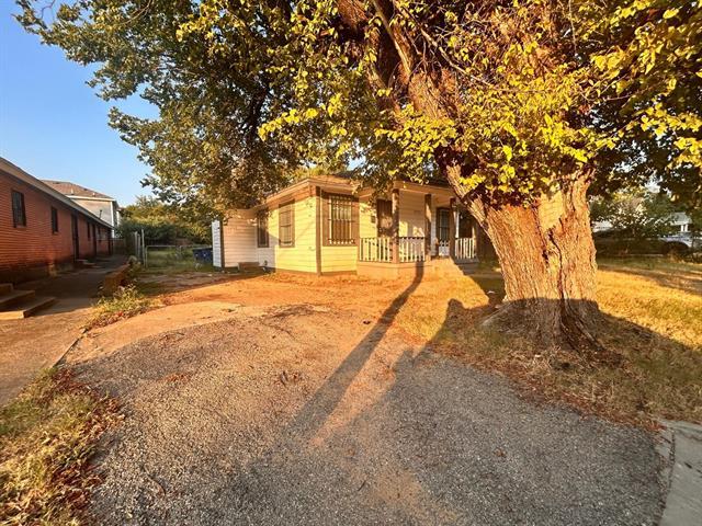 Photo - 2710 Mitchell St