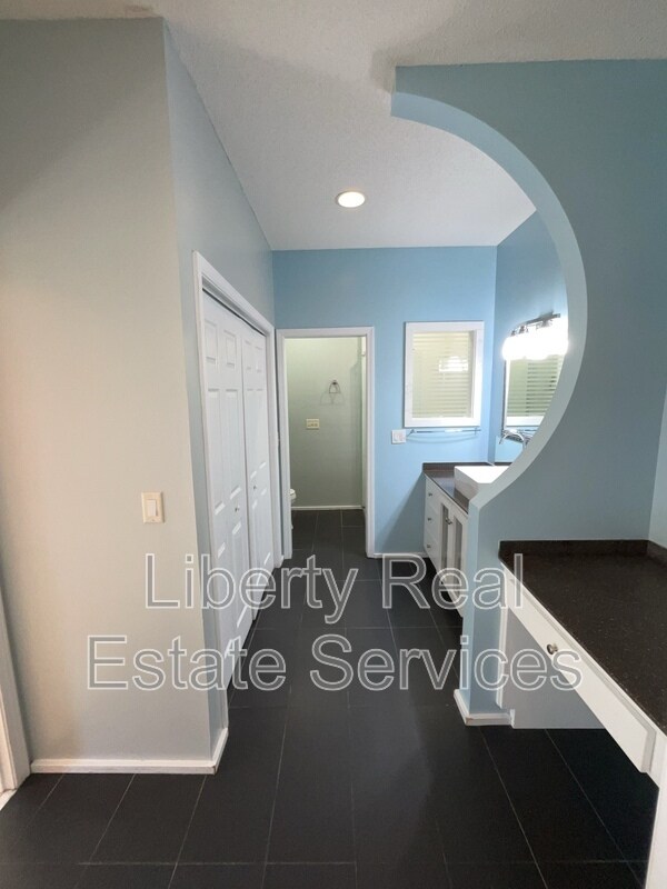 Photo - 380 Tremain Dr