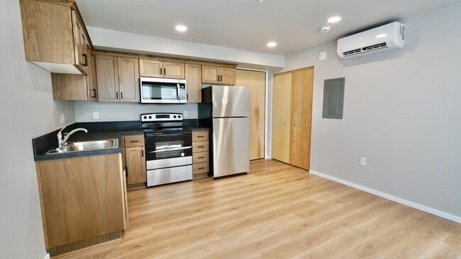 Baker Street Lofts - Baker Street Lofts Unit 107