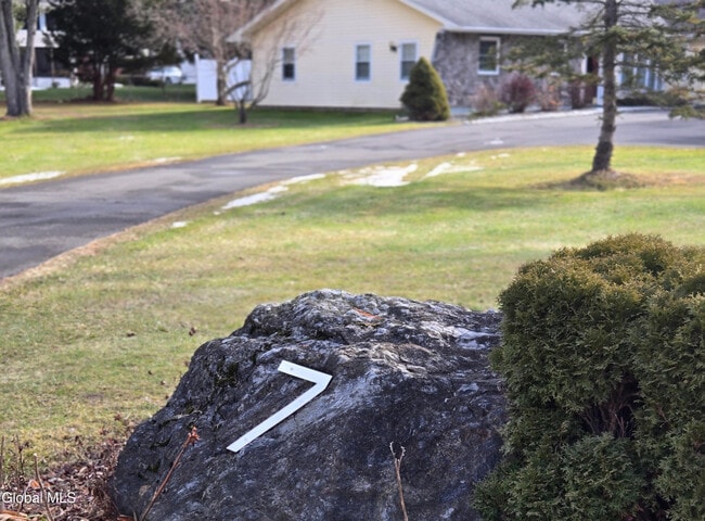 Photo - 7 Bedford Dr Unit Apt. 1