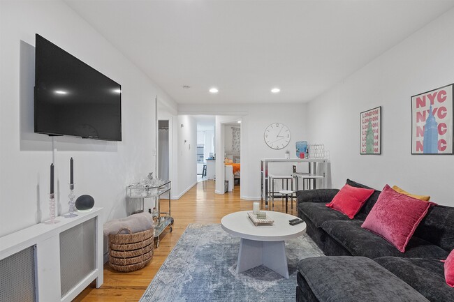 Photo - 1038 Willow Ave Unidad 2