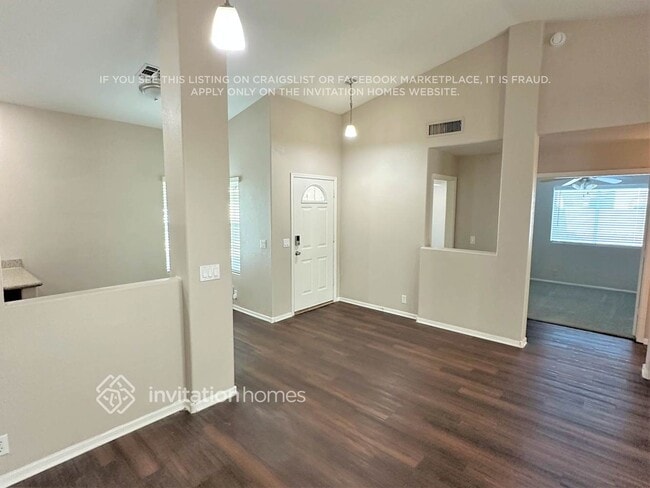 Photo - 8931 W Fullam St