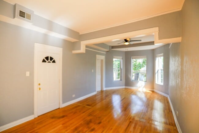 Photo - 3525 W Dickens Ave Unit 2