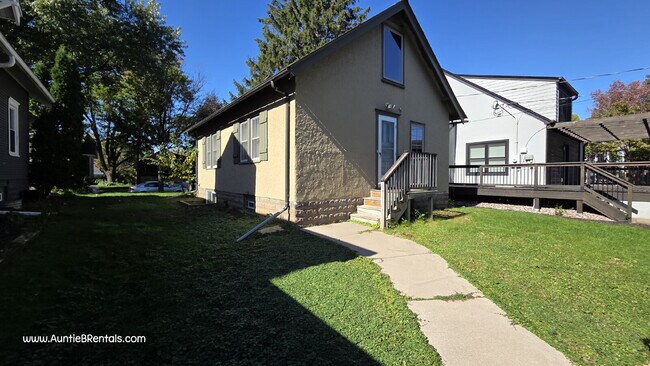 Photo - 428 Warwick St