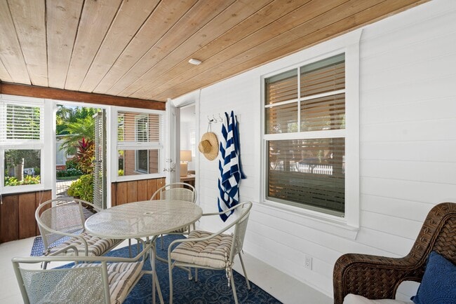 Photo - 118 SE 7th Ave