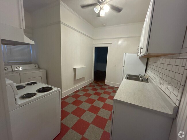 Building Photo - 2088 Elzey Ave Rental